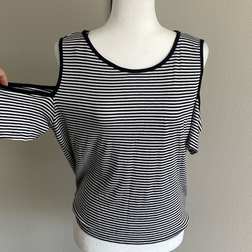 Striped Black and White Women's Top Size 2X